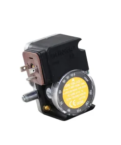 DUNGS 272339 GW 150 A5 Basınç Presostatı, siyah ve sarı etiketli, gaz yakma ve ısıtma sistemleri için kullanılan bir basınç kontrol cihazı.